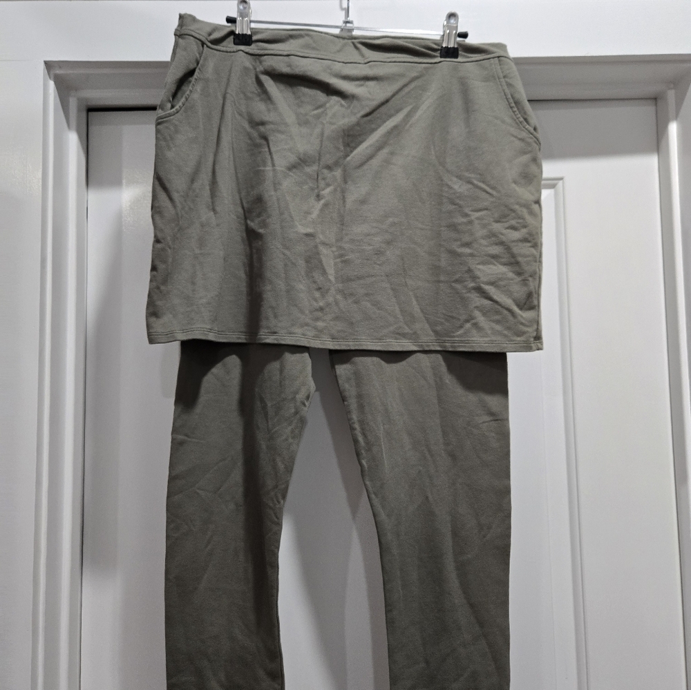 LEGACY Leggings & Skirt Sz L